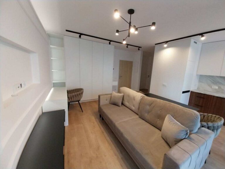 Kompleksowe Remonty Kraków SKR-Smart – nowoczesne systemy oświetlenia i zabudowy meblowe.